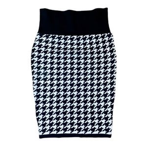 Windsor Black and White Checker Pencil Skirt Size Small